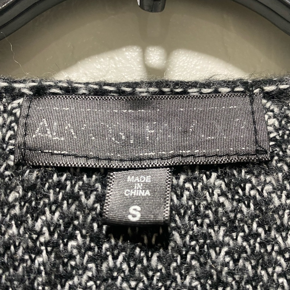 Black,gray and ivory sweater Plaid Fringe Open Front Cardigan back hood size s. - Picture 7 of 7